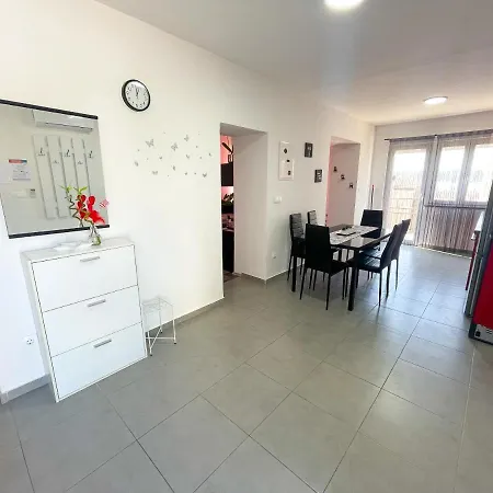 Appartement Avi *