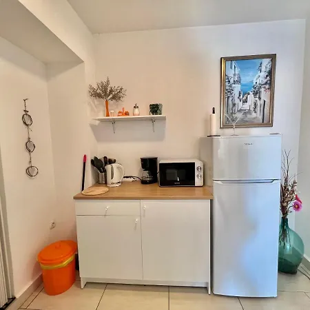 Avi Appartement *