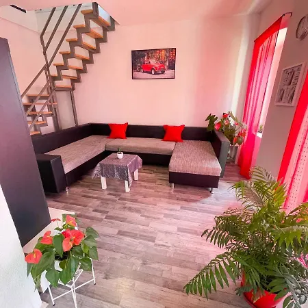 Avi * Crikvenica
